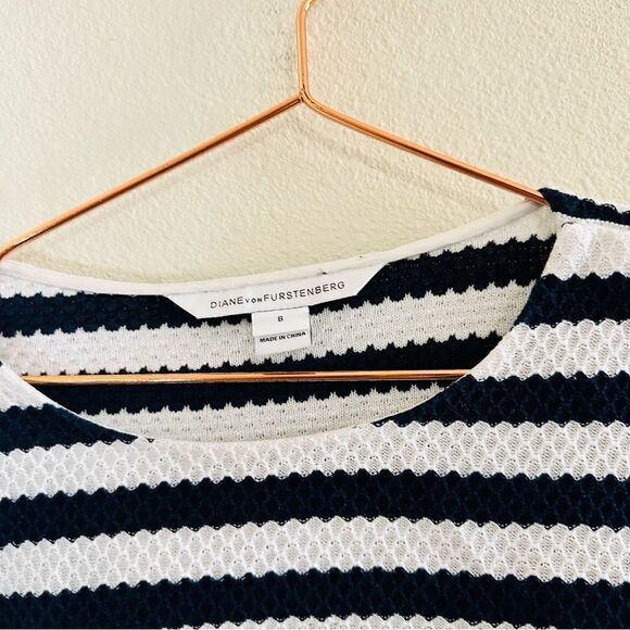 NWOT Diane Von Furstenberg Giselle Striped Top 8 - Picture 5 of 6